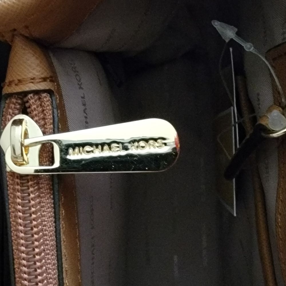 Michael Kors Jet Set travel tote bag - Picture 14 of 15